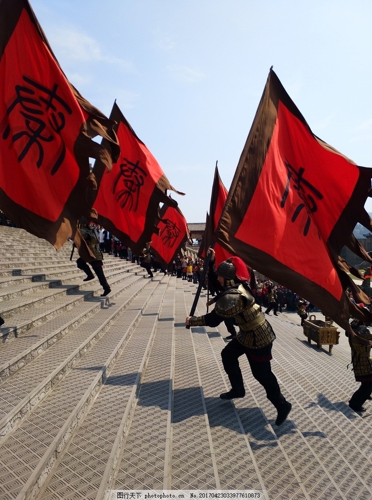 揮舞的旗幟 信仰與精神的視覺宣言
